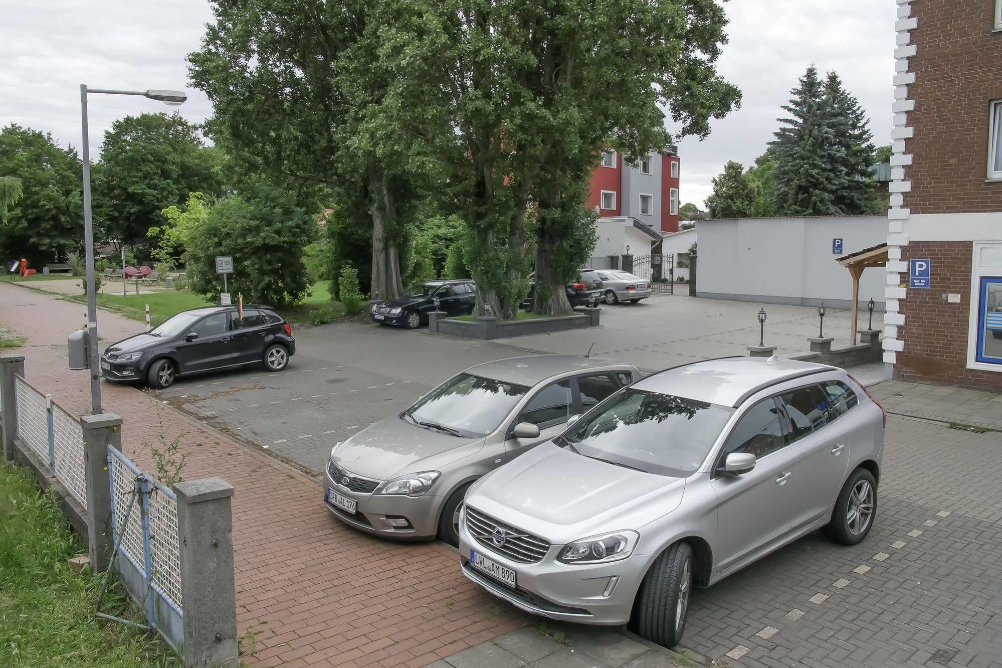 Donau Grill Hotel 2*